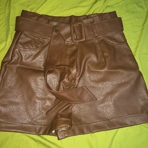 Leather shorts with belt